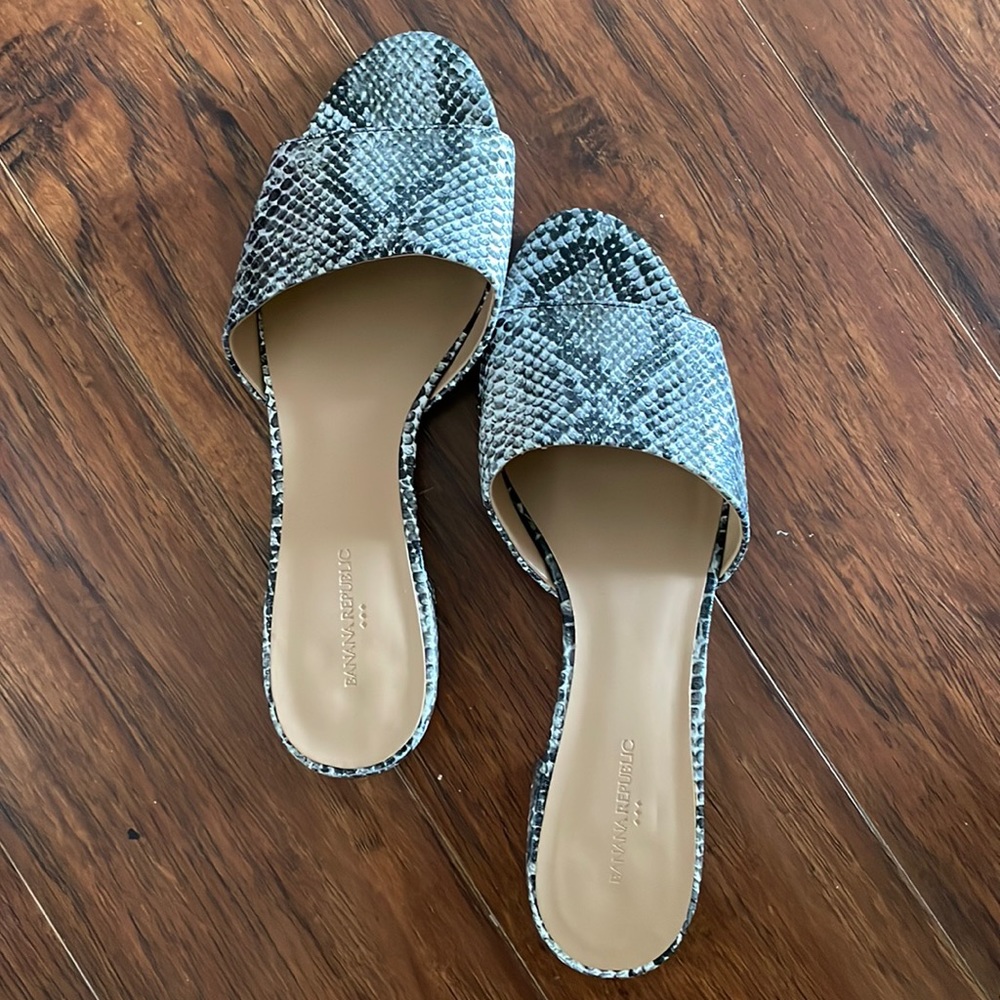 Banana Republic Shoes